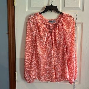 NWT-absolutely famous-S-cream& coral-V-neck with square accent. shirt/top/blouse